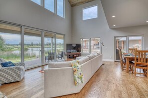Smart TV, chimenea