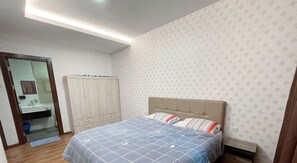 3 habitaciones, tabla de planchar con plancha, wifi y ropa de cama 