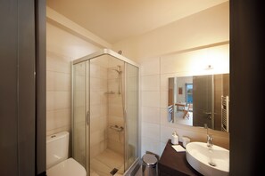 تجهيزات دش، مجففات شعر، مناشف، صابون