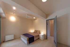 2 عدّة غرف نوم ومكواة/لوح كي وواي فاي مجانًا وملاءات أسرّة