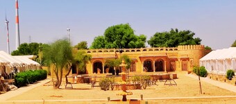 Foxoso Luxury Camps