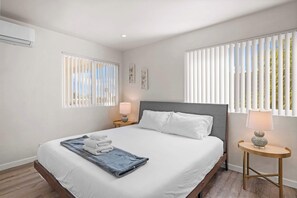 2 bedrooms, desk, iron/ironing board, WiFi