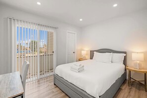 2 habitaciones, escritorio, tabla de planchar con plancha y wifi 