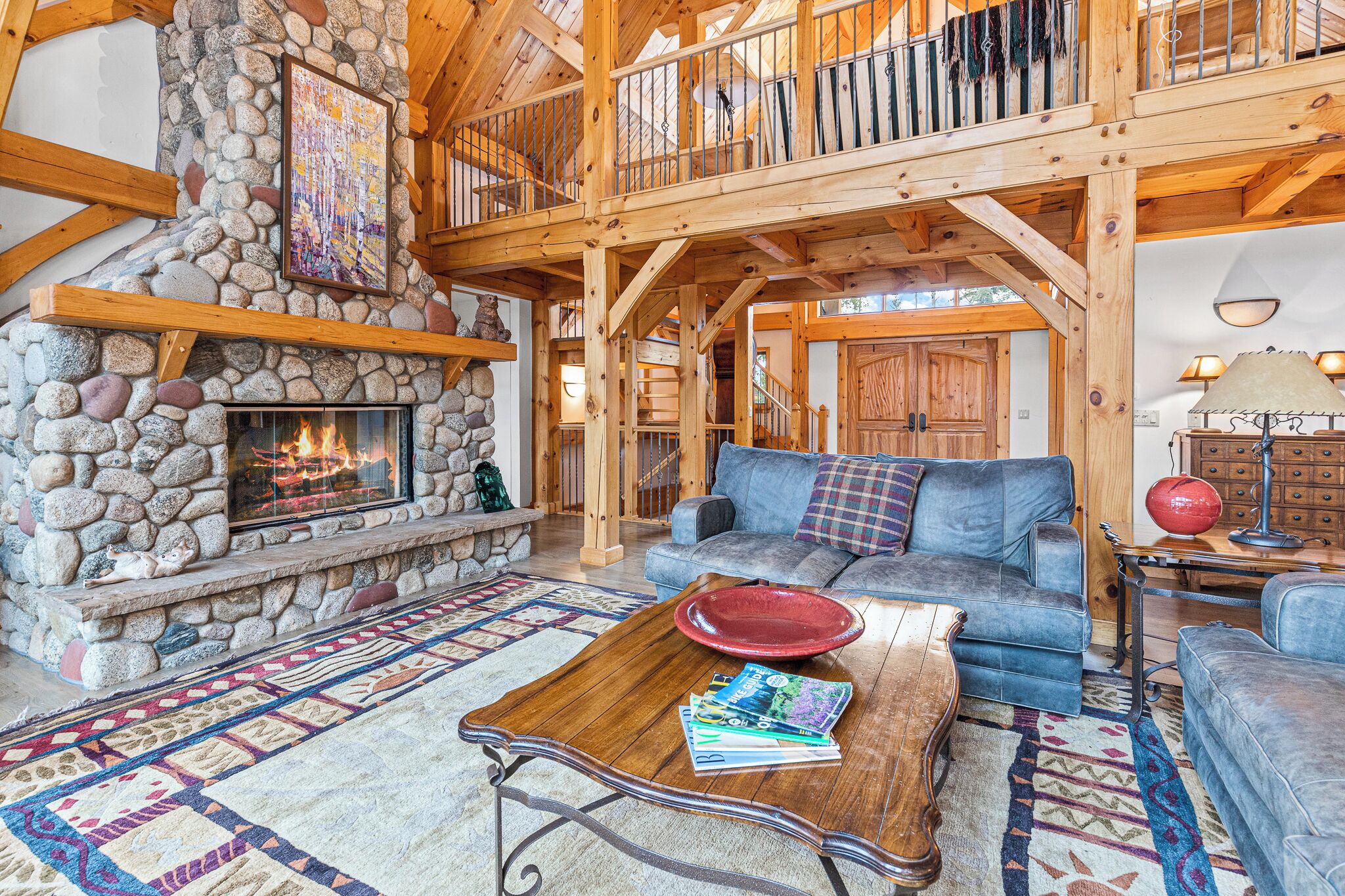 Spacious Luxury Home With Private Hot Tub