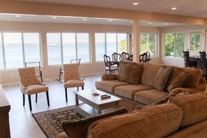 TV, fireplace, offices