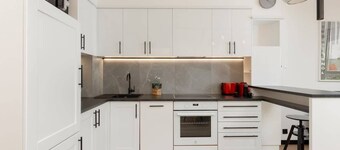 Młynarska 13 | Unique Apartment | Desk