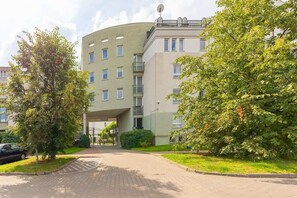 المنشأة من الخارج