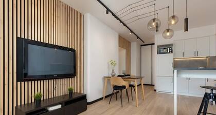 Młynarska 13 | Unique Apartment | Desk