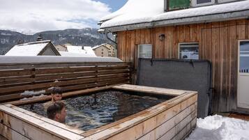 Bain à remous extérieur