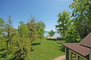 Property grounds - Moon Path on Little Glen (Empire)