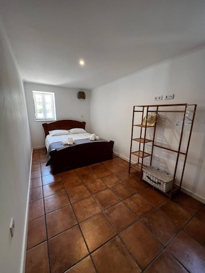 8 habitaciones, cuna de viaje, wifi y ropa de cama