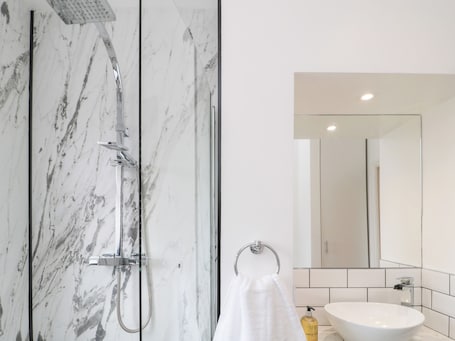 Shower. 18 Acklington Road