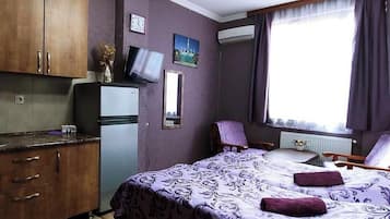 Chambre Double Standard | 1 chambre, fer et planche à repasser, Wi-Fi gratuit, draps fournis