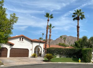Exterior - Incredible 5 Bedroom 4 Bath Private Pool Home in Indian Wells (Indian Wells)