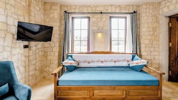 舒適套房, 1 張特大雙人床, 吸煙房 | 1 間臥室、隔音、免費無線上網、床單