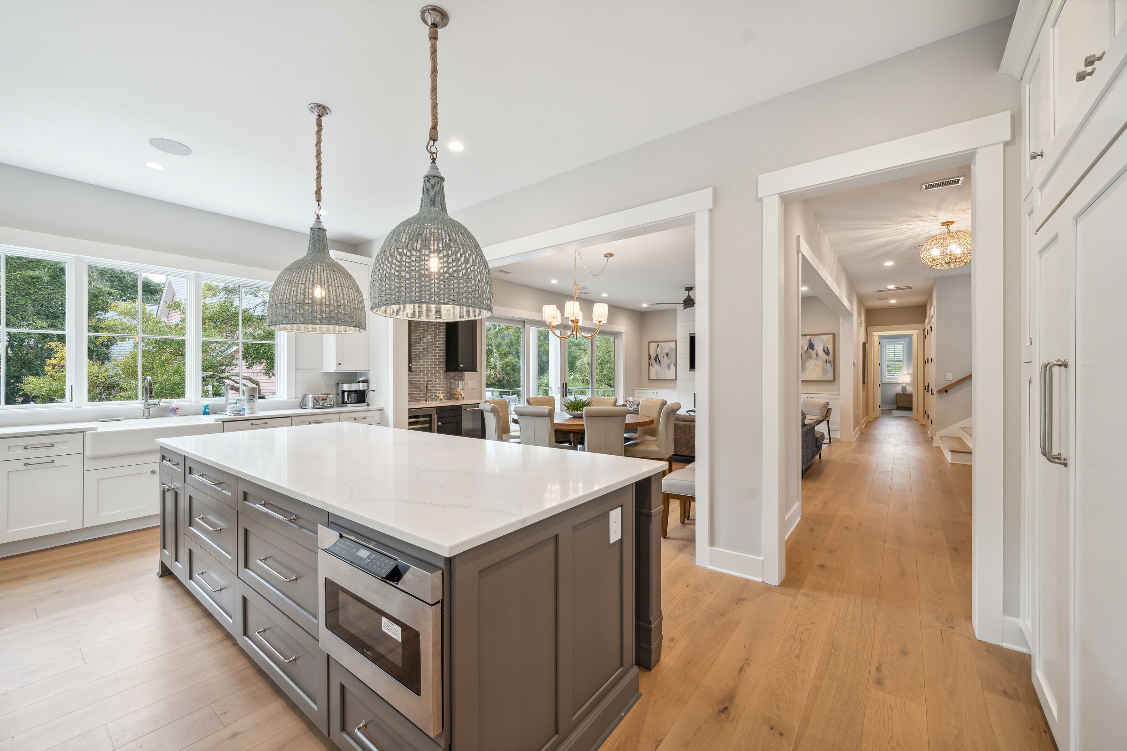 Kylskåp, mikrovågsugn, ugn och spishäll