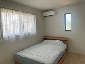 4 chambres, fer et planche à repasser, Wi-Fi, draps fournis