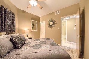 2 bedrooms, iron/ironing board, WiFi, bed sheets - IC 209 Comal Escape (NEW BRAUNFELS)