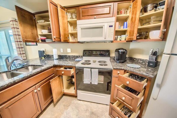 Microwave, oven, stovetop, dishwasher - IC 209 Comal Escape (NEW BRAUNFELS)