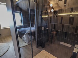 Shower - Glencoe House (Wooler)
