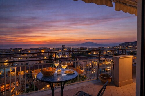 AMORE RENTALS - Appartamento Cielomare with Sea View and Balcony