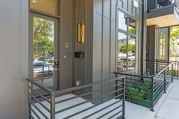 تفاصيل الفندق من الخارج