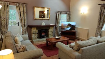 TV, DVD player, books, stereo