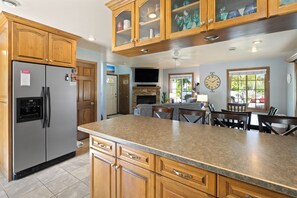 Interior - Downtown Fish Creek-Community Pool and walking distance to bars and restaurants! (Fish Creek)