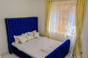 3 chambres, fer et planche à repasser, Wi-Fi, draps fournis