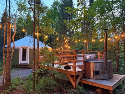 River/ Wooden Hottub Yurt in Nature