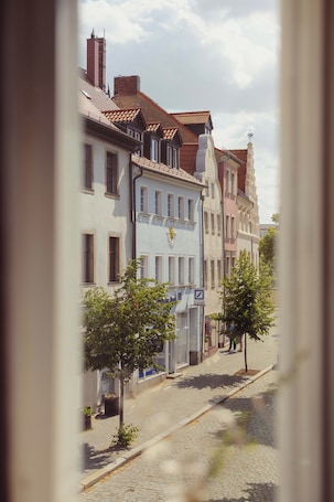Interior. Exclusive Arthur vacation apartment in a historic townhouse in a prime central location!