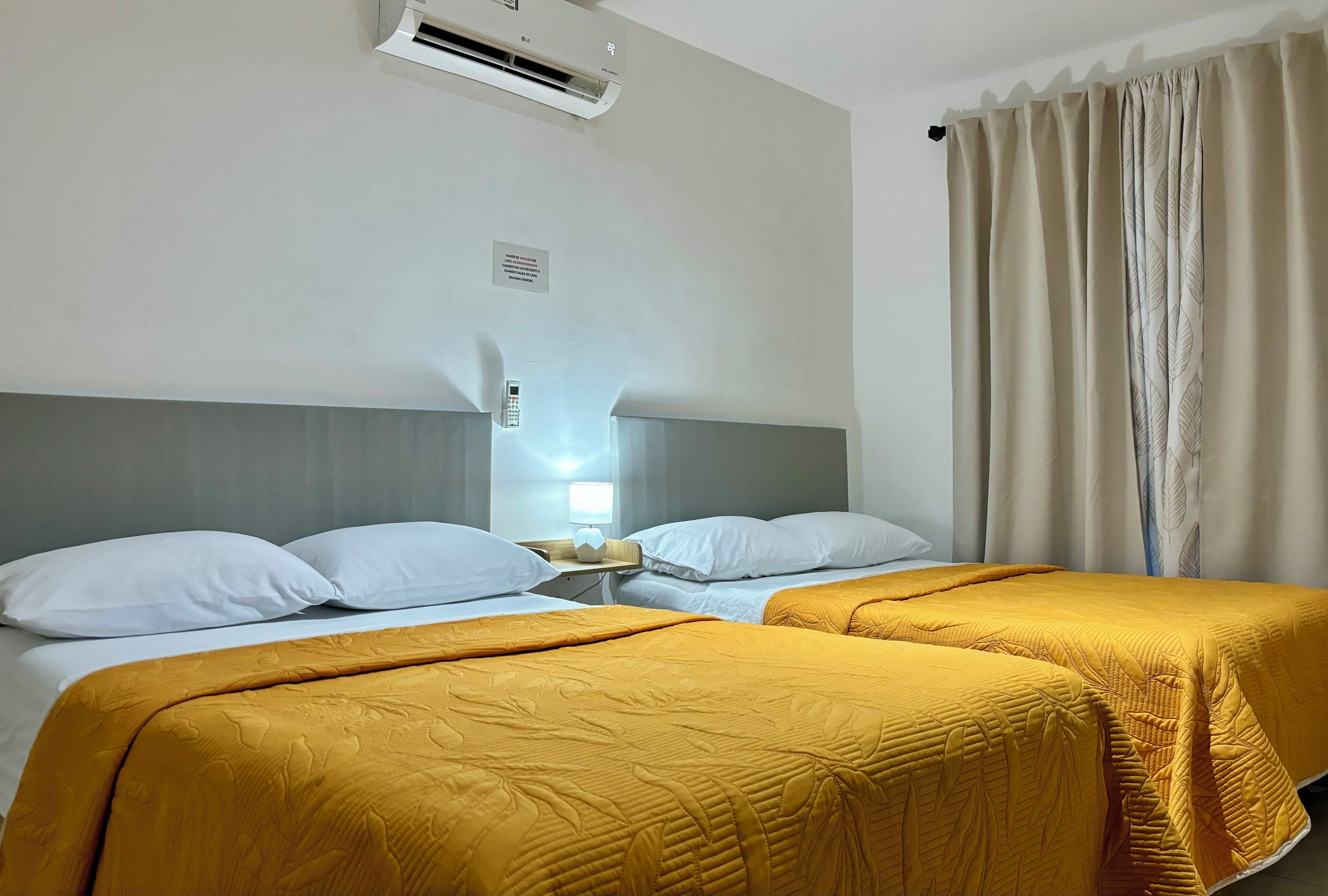 3 makuuhuonetta, silitysrauta/-lauta, vauvan matkasänky, Wi-Fi