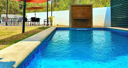 OFFER Excellent Private Residential House, Swimming Pool, Barbecue, Garden