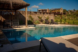 Seasonal outdoor pool, pool umbrellas, pool loungers - Muelles del Diablo Tranquilo (Punta del Diablo)