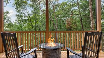 Cabin, 3 Bedrooms | Balcony