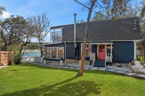 Exterior - JetSkis, Jacuzzi, Private Beach, Kayak, SUP, Lakeview, Lakefront! 3/2 Lakehouse  (Canyon Lake)