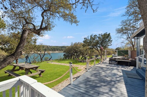 JetSkis, Jacuzzi, Private Beach, Kayak, SUP, Lakeview, Lakefront! 3/2 Lakehouse 