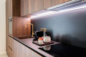 Fridge, microwave, oven, stovetop - JKMoulin : Where history meets luxury ! Built in 1679 , restored in 2021/2022 (Paradou)
