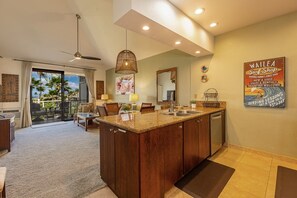 Condo, 2 Bedrooms | Private kitchen