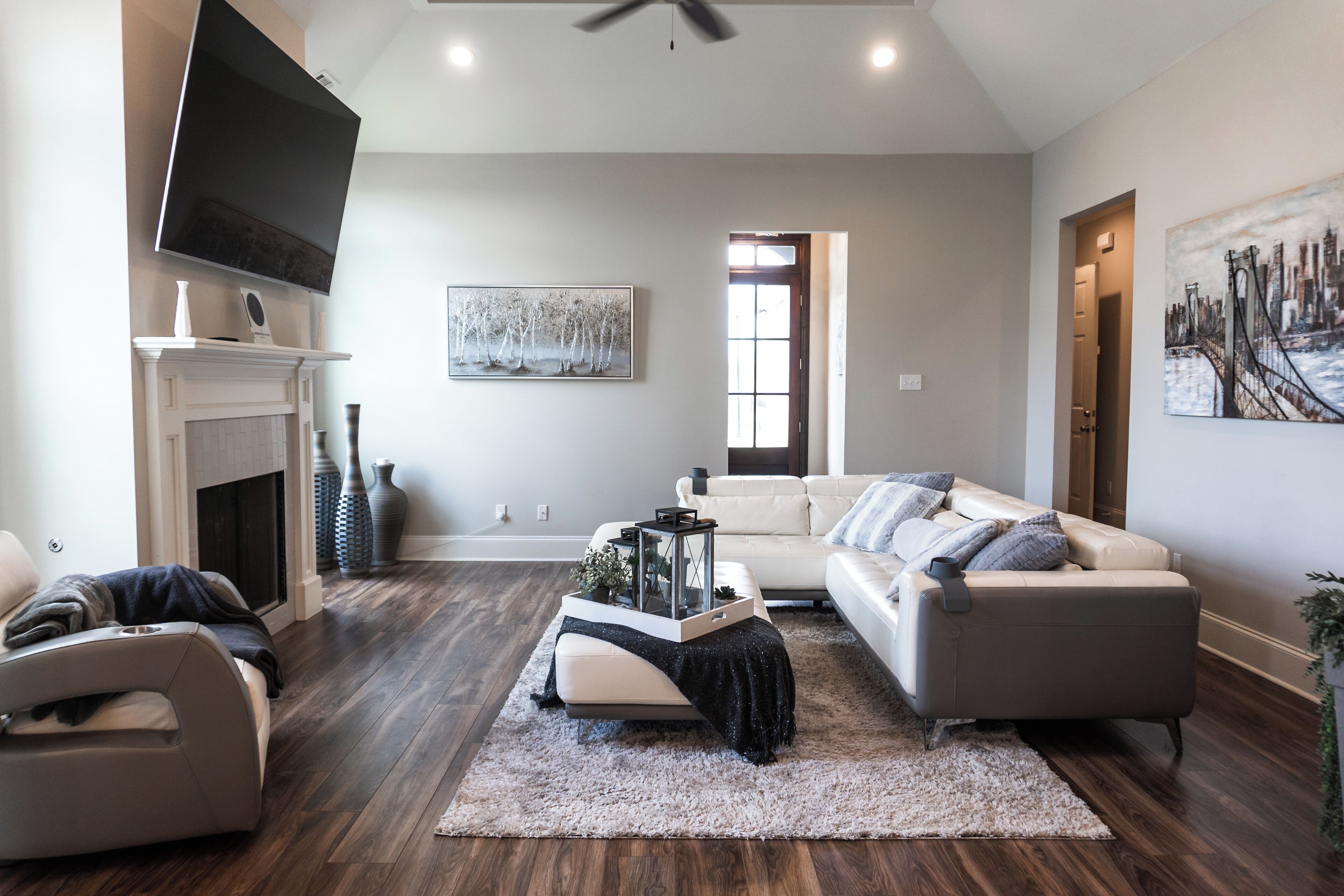 Modern 3 bd 2.5 bath Cajun Home
