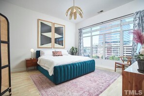 2 bedrooms, iron/ironing board, WiFi, bed sheets - Luxe Downtown Penthouse! In the Heart of City w/Parking!! (Raleigh)