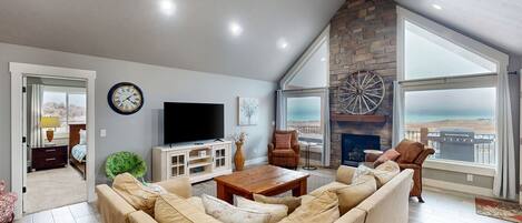 Een televisie en tafelvoetbal