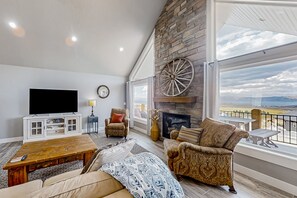 Fernseher, Tischfußball