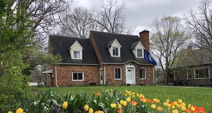 Cheerful and Spacious 4bd 2bath w/Jacuzzi Tub