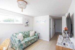 TV - Beach Block-1min Walk-Luxury-The Reef Downstairs (Ocean City)