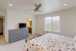 3 Schlafzimmer, Bügeleisen/Bügelbrett, Internetzugang, Bettwäsche