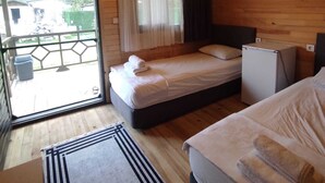 Standard Bungalow, 1 King Bed, Garden View