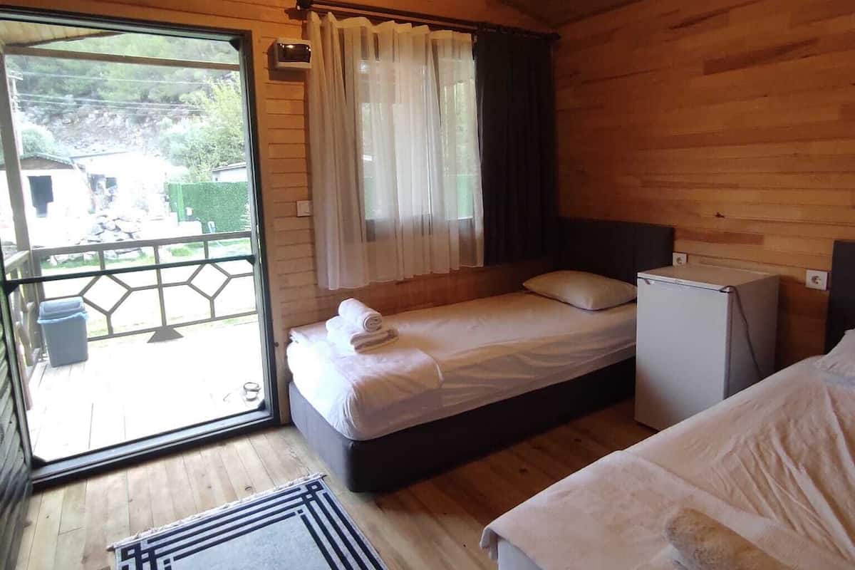 Standard Bungalow, 1 King Bed, Garden View | 1 bedroom, minibar, free WiFi, bed sheets