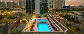 Romantic Spa with Spa & Swimming Pool - Hanla Western Park Hotel Spa & Pool