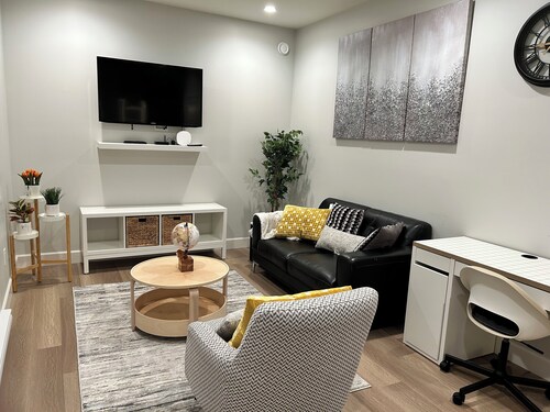 Cozy Private Suite in Langford